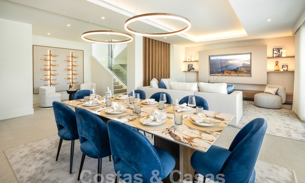Espectaculares villas de lujo en venta de arquitectura contemporánea situadas en un resort de golf en la Nueva Milla de Oro entre Marbella y Estepona 63175