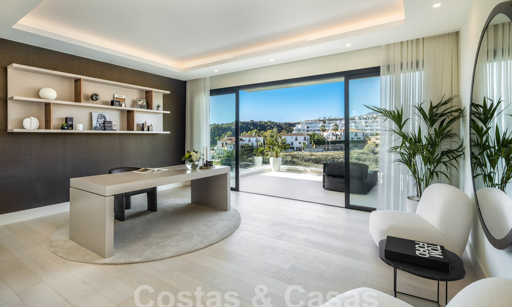 Espectaculares villas de lujo en venta de arquitectura contemporánea situadas en un resort de golf en la Nueva Milla de Oro entre Marbella y Estepona 63177