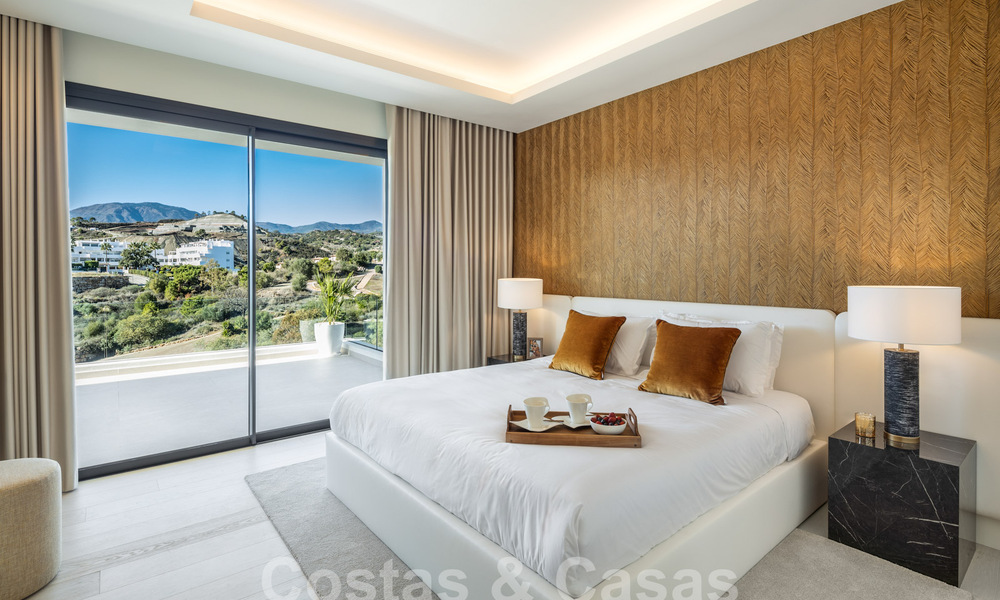 Espectaculares villas de lujo en venta de arquitectura contemporánea situadas en un resort de golf en la Nueva Milla de Oro entre Marbella y Estepona 63179