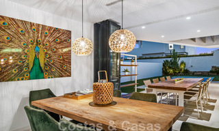 Lista para entrar a vivir, moderna villa en venta a poca distancia de la playa y del centro de San Pedro, Marbella 44123 