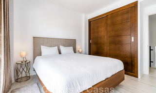 Lista para entrar a vivir, moderna villa en venta a poca distancia de la playa y del centro de San Pedro, Marbella 44127 