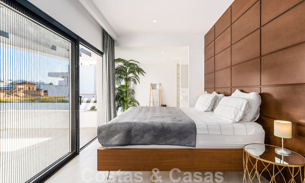 Lista para entrar a vivir, moderna villa en venta a poca distancia de la playa y del centro de San Pedro, Marbella 44129