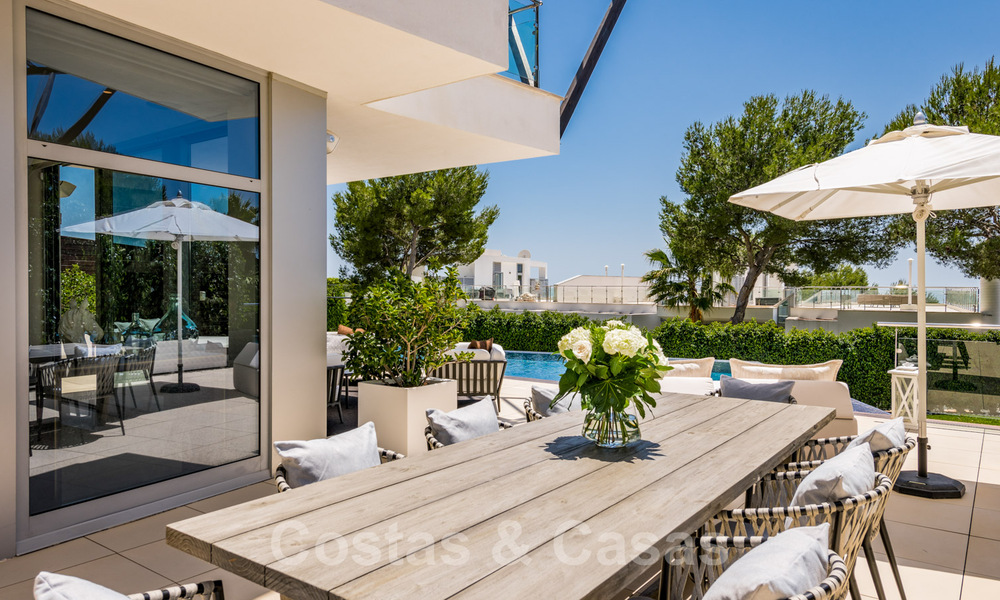 ¡Última villa! Exclusiva villa arquitectónica de lujo en venta, con vistas al mar, en la codiciada Sierra Blanca, en la Mila de Oro de Marbella 43611