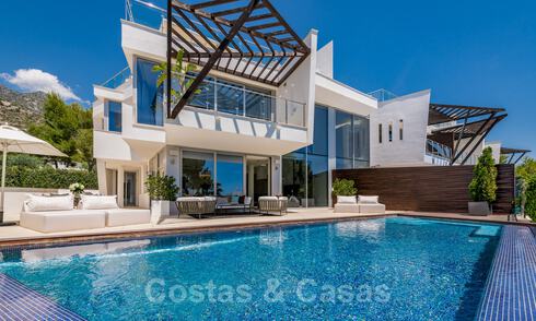¡Última villa! Exclusiva villa arquitectónica de lujo en venta, con vistas al mar, en la codiciada Sierra Blanca, en la Mila de Oro de Marbella 43617