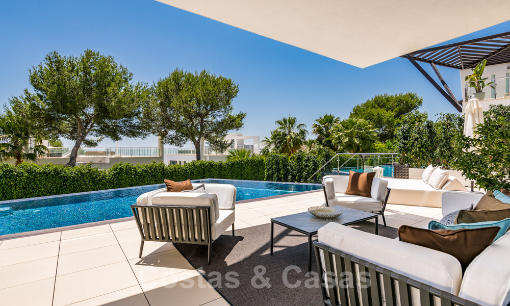 ¡Última villa! Exclusiva villa arquitectónica de lujo en venta, con vistas al mar, en la codiciada Sierra Blanca, en la Mila de Oro de Marbella 43624