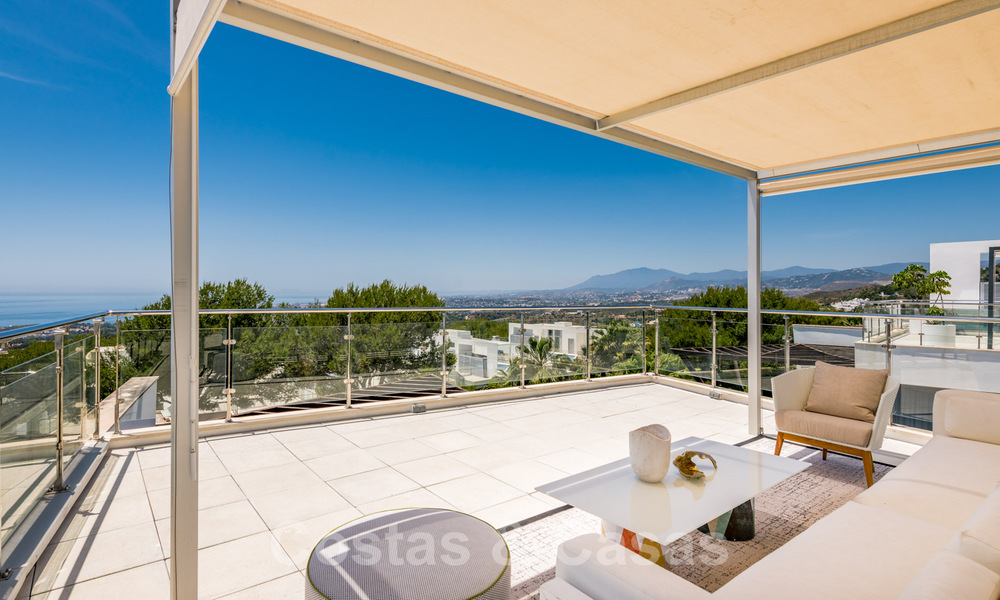 ¡Última villa! Exclusiva villa arquitectónica de lujo en venta, con vistas al mar, en la codiciada Sierra Blanca, en la Mila de Oro de Marbella 43637