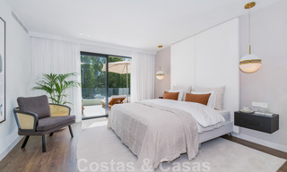 Villa de lujo nueva, lista para entrar a vivir, a poca distancia de la playa en una zona preferida de Guadalmina Baja en Marbella 43799 