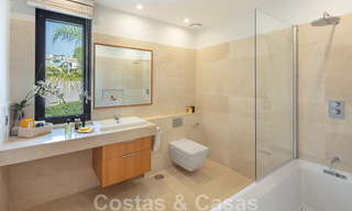 Magnífica villa de lujo en venta de arquitectura mediterránea moderna, con vistas al mar y en un complejo de golf en Benahavis - Marbella 44162 