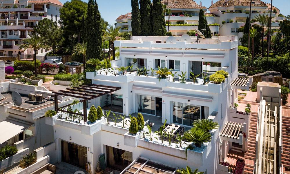 Se vende ático de lujo totalmente reformado de estilo escandinavo con amplias terrazas en la Milla de Oro de Marbella 44281
