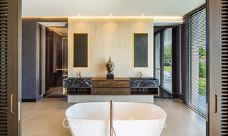 Fenomenal villa de lujo contemporánea en venta, directamente en el campo de golf con vistas al mar en un resort de golf en Marbella - Benahavis 43978 