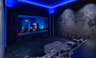 Fenomenal villa de lujo contemporánea en venta, directamente en el campo de golf con vistas al mar en un resort de golf en Marbella - Benahavis 43981 