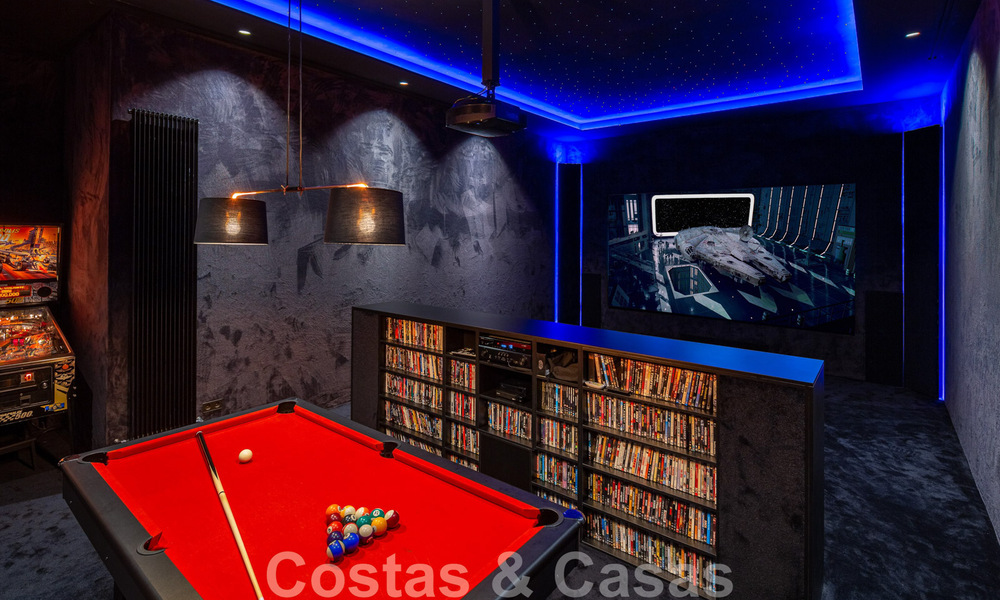 Fenomenal villa de lujo contemporánea en venta, directamente en el campo de golf con vistas al mar en un resort de golf en Marbella - Benahavis 43987