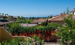 Villa tradicional española en venta con vistas al mar en una urbanización al este del centro de Marbella 44408 