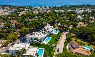 Impresionante y moderna villa de lujo con increíbles vistas al mar en venta en una deseable urbanización en la Milla de Oro de Marbella 44548 