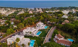 Impresionante y moderna villa de lujo con increíbles vistas al mar en venta en una deseable urbanización en la Milla de Oro de Marbella 44552 
