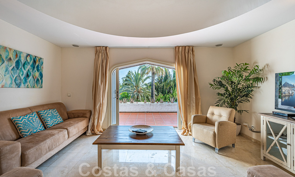 Única, villa de lujo andaluza en venta en una ubicación muy solicitada en Nueva Andalucía en Marbella 44494