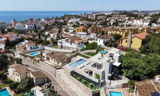 Nueva villa de diseño modernista en venta con fenomenales vistas al mar a poca distancia de la playa en Benalmádena, Costa del Sol 44585 