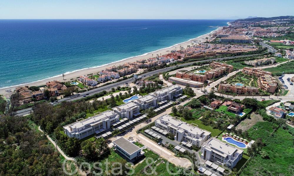Nuevos apartamentos contemporáneos de lujo en venta con vistas al mar a poca distancia de la playa en Casares, Costa del Sol 66732