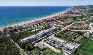 Nuevos apartamentos contemporáneos de lujo en venta con vistas al mar a poca distancia de la playa en Casares, Costa del Sol 66732 