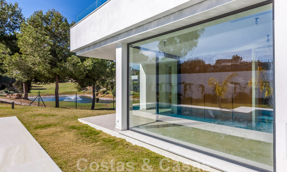 Villa nueva y contemporánea en venta con vistas abiertas a los campos de golf del codiciado resort La Cala Golf, Mijas 44651