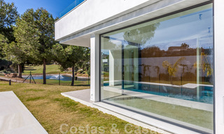 Villa nueva y contemporánea en venta con vistas abiertas a los campos de golf del codiciado resort La Cala Golf, Mijas 44651 