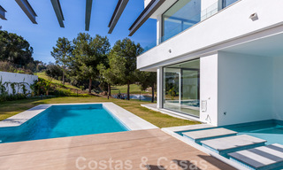 Villa nueva y contemporánea en venta con vistas abiertas a los campos de golf del codiciado resort La Cala Golf, Mijas 44655 