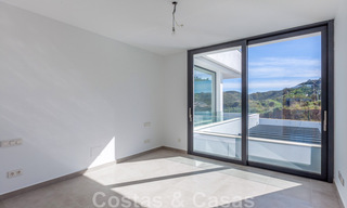 Villa nueva y contemporánea en venta con vistas abiertas a los campos de golf del codiciado resort La Cala Golf, Mijas 44661 