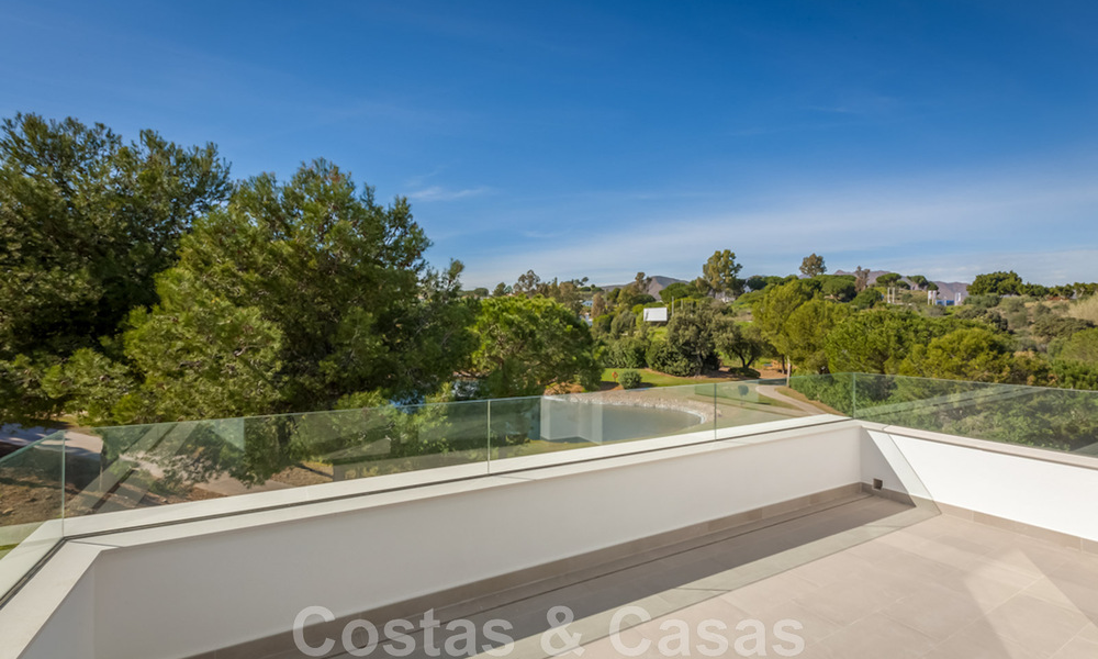 Villa nueva y contemporánea en venta con vistas abiertas a los campos de golf del codiciado resort La Cala Golf, Mijas 44665