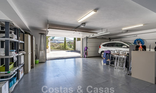 Se vende villa de carácter en una arquitectura contemporánea andaluza, rodeada de campos de golf en un resort de golf de 5 estrellas en Marbella - Benahavis 44894 