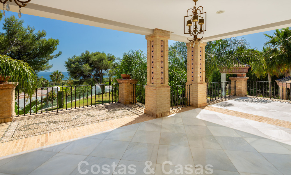 Majestuosa villa de lujo en venta con vistas panorámicas al mar en la exclusiva comunidad de Sierra Blanca en la Milla de Oro de Marbella 44759