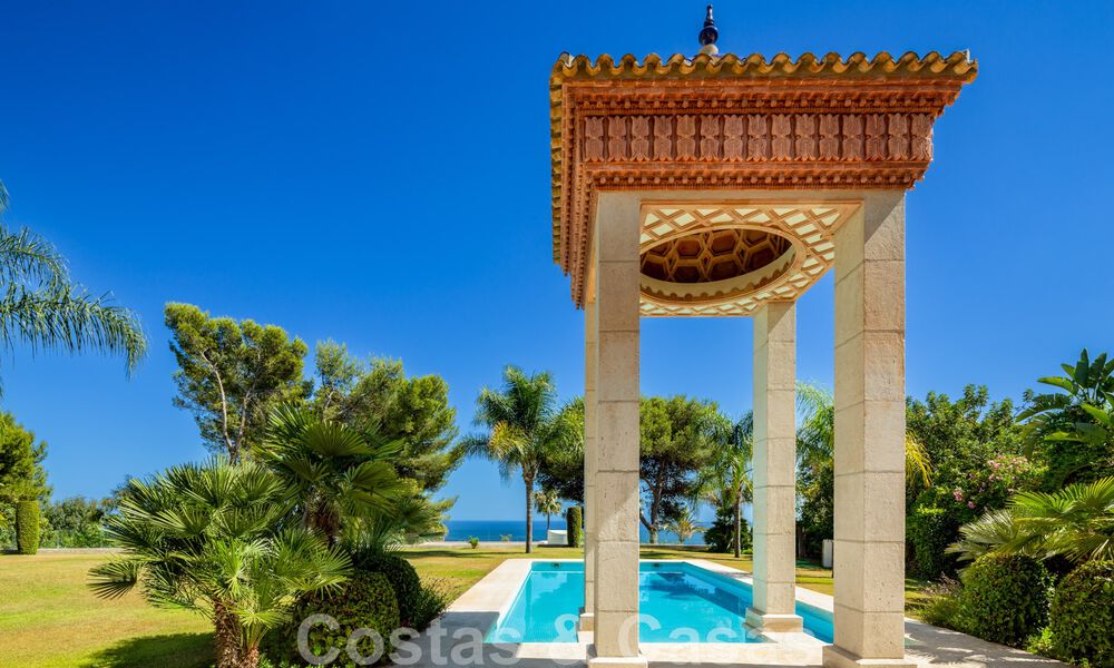 Majestuosa villa de lujo en venta con vistas panorámicas al mar en la exclusiva comunidad de Sierra Blanca en la Milla de Oro de Marbella 44763