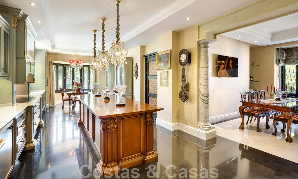 Majestuosa villa de lujo en venta con vistas panorámicas al mar en la exclusiva comunidad de Sierra Blanca en la Milla de Oro de Marbella 44768