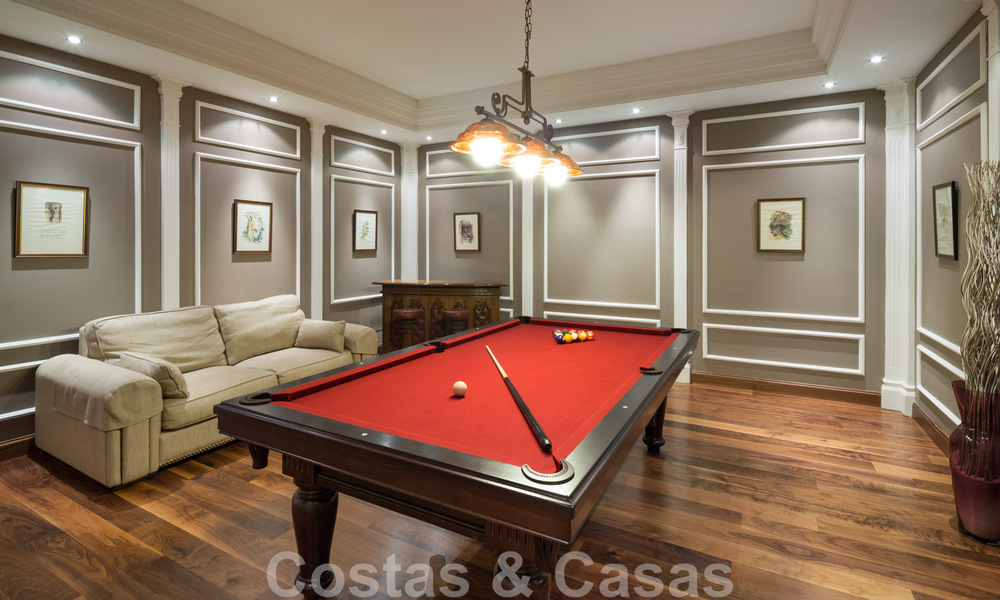 Majestuosa villa de lujo en venta con vistas panorámicas al mar en la exclusiva comunidad de Sierra Blanca en la Milla de Oro de Marbella 44771