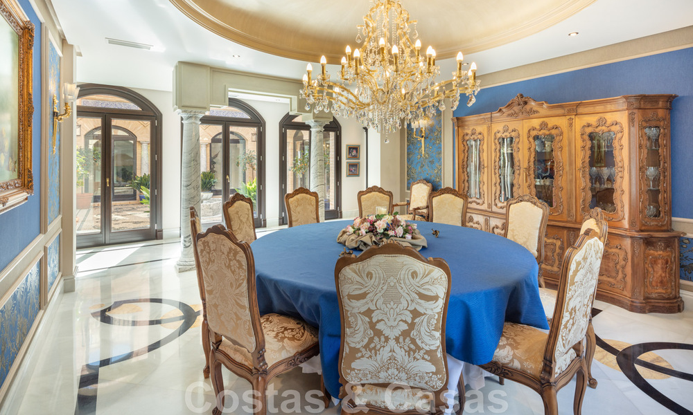 Majestuosa villa de lujo en venta con vistas panorámicas al mar en la exclusiva comunidad de Sierra Blanca en la Milla de Oro de Marbella 44779
