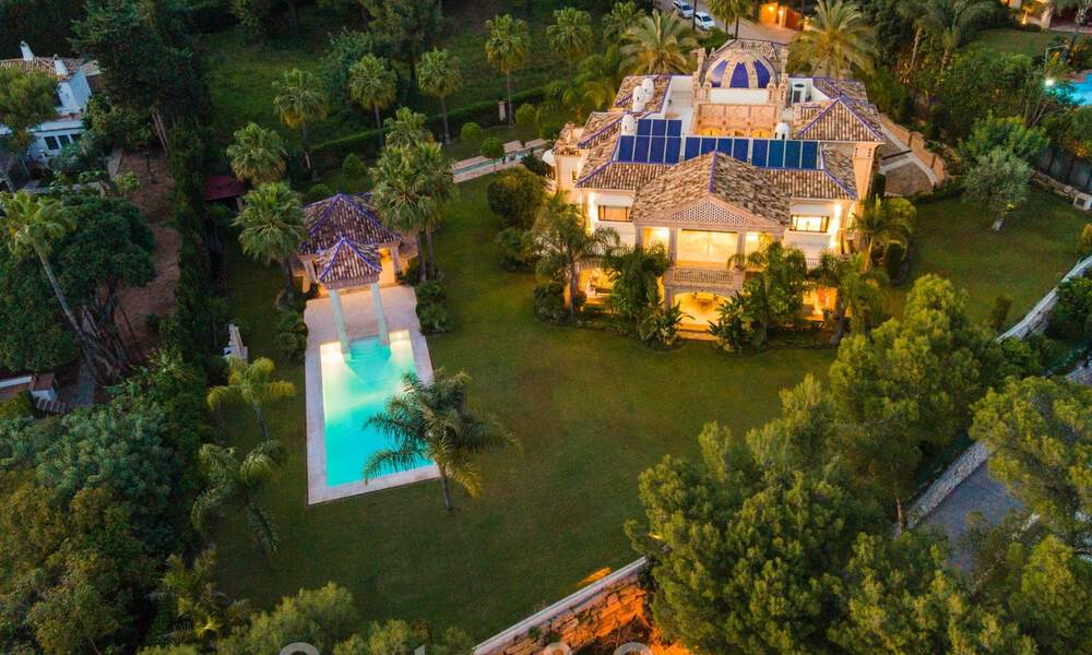 Majestuosa villa de lujo en venta con vistas panorámicas al mar en la exclusiva comunidad de Sierra Blanca en la Milla de Oro de Marbella 44790