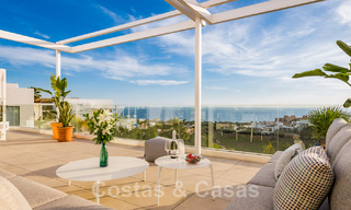 Se vende villa moderna, lista para entrar a vivir, en primera línea de golf con impresionantes vistas al mar en Marbella Este 44991 
