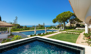 Se vende magistral villa de diseño en una de las zonas más deseadas de la Milla de Oro de Marbella con vistas al mar 45956 