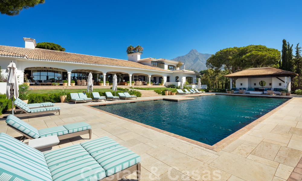 Se vende magistral villa de diseño en una de las zonas más deseadas de la Milla de Oro de Marbella con vistas al mar 45957