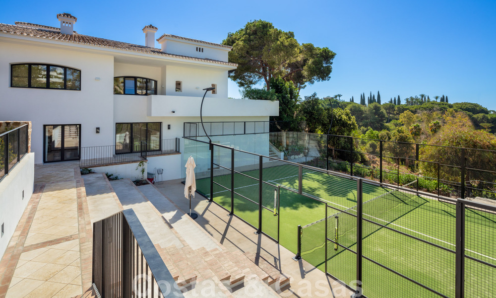 Se vende magistral villa de diseño en una de las zonas más deseadas de la Milla de Oro de Marbella con vistas al mar 45961