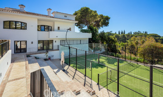 Se vende magistral villa de diseño en una de las zonas más deseadas de la Milla de Oro de Marbella con vistas al mar 45961 