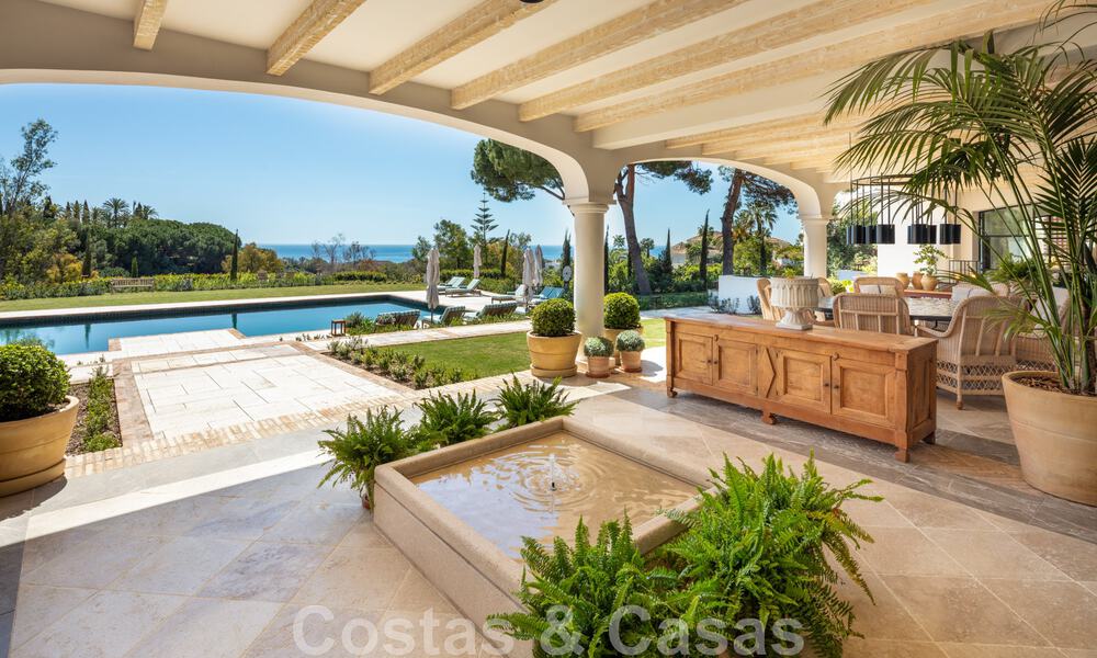 Se vende magistral villa de diseño en una de las zonas más deseadas de la Milla de Oro de Marbella con vistas al mar 45968