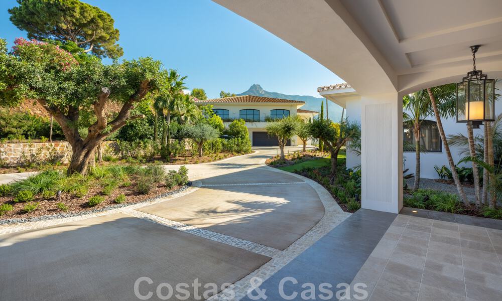 Se vende magistral villa de diseño en una de las zonas más deseadas de la Milla de Oro de Marbella con vistas al mar 45978