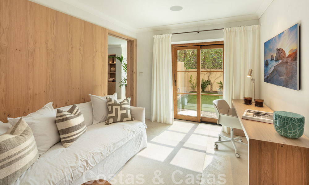 Villa andaluza modernista en venta con vistas panorámicas, cerca de la playa, en la Milla de Oro de Marbella 44903