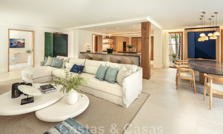 Villa andaluza modernista en venta con vistas panorámicas, cerca de la playa, en la Milla de Oro de Marbella 44920 