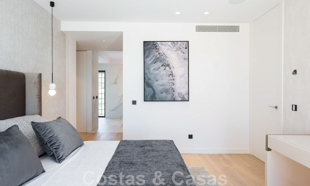 Moderno ático dúplex reformado, con vistas panorámicas al mar en un complejo con seguridad 24h en Nueva Andalucía, Marbella 45356