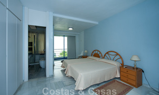Amplio apartamento en venta con terraza y piscina privada, en segunda línea de playa en el centro de Marbella 44939 