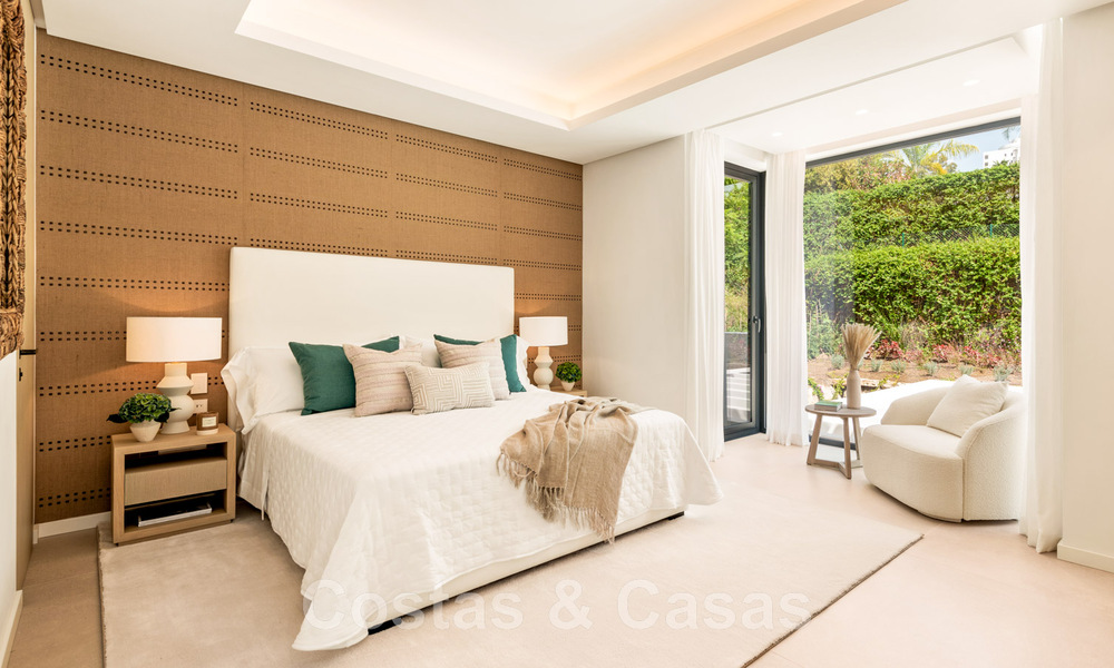 Villa de diseño español en venta, a pasos del campo de golf en Marbella - Benahavis 45448