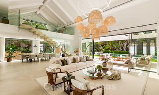 Villa de diseño español en venta, a pasos del campo de golf en Marbella - Benahavis 45459 