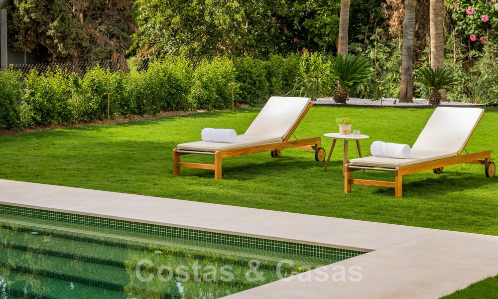 Villa de diseño español en venta, a pasos del campo de golf en Marbella - Benahavis 45495