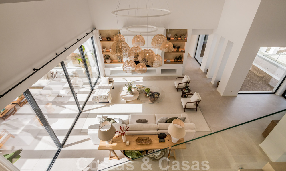 Villa de diseño español en venta, a pasos del campo de golf en Marbella - Benahavis 45500